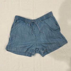 Vineyard vines shorts, size medium.
